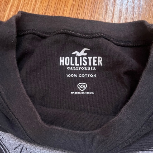 Hollister Graphic Tee - Picture 3 of 3